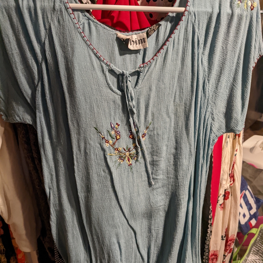 Vintage Women's Blue Embroidered Top